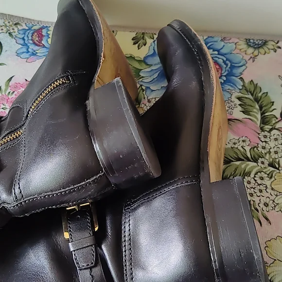 Boot - Picture 5 of 6